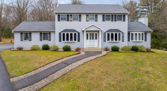Photo of 237 Ridge Ct, Saylorsburg, PA 18353