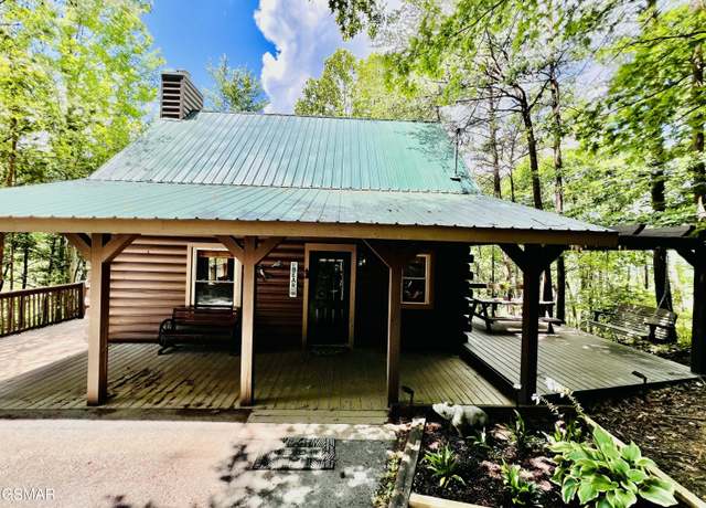 Property at 2527 Raccoon Hollow Way, Sevierville, TN 37862, 3 beds, 3 baths