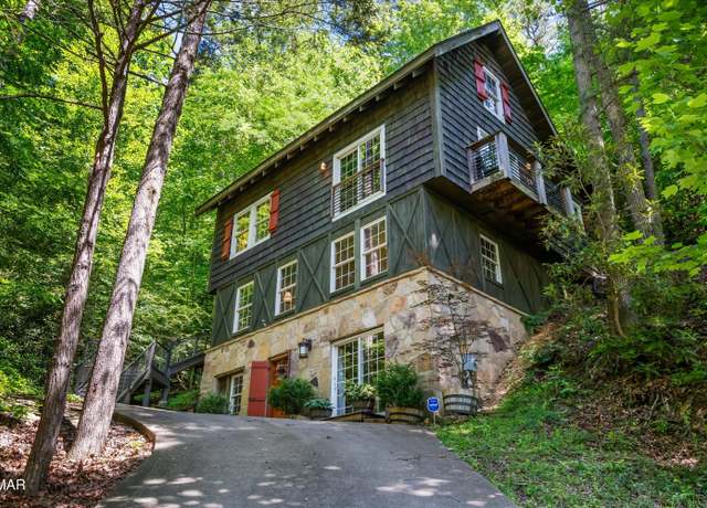 Property at 345 Gatlin Dr, Gatlinburg, TN 37738, 3 beds, 2 baths