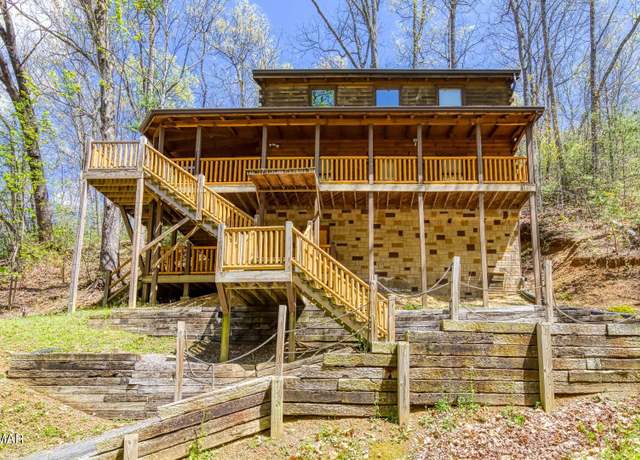 Property at 2442 Bobs, Sevierville, TN 37876, 2 beds, 3 baths