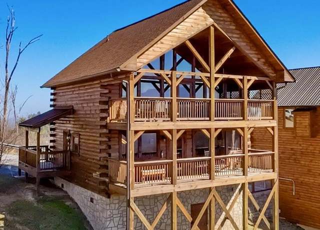 Property at 2022 Starr Crest Drive Dr, Sevierville, TN 37876, 2 beds, 2 baths