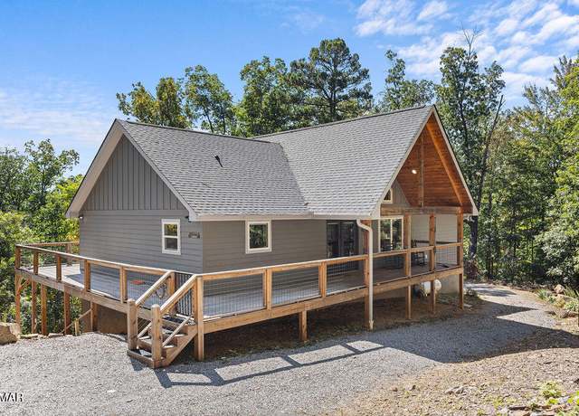 Property at 5042 Settlers View Ln, Sevierville, TN 37862, 3 beds, 3.5 baths