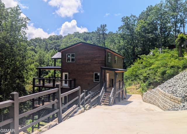 Property at 1130 Laddie Buck Ln, Gatlinburg, TN 37738, 3 beds, 2.5 baths