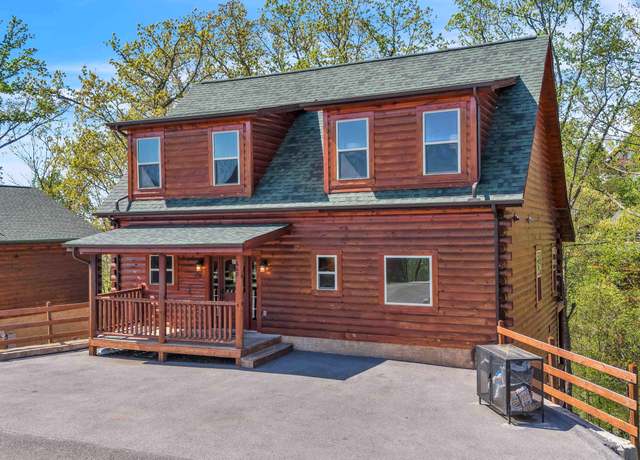 Property at 660 Stockton Dr, Sevierville, TN 37876, 4 beds, 5 baths