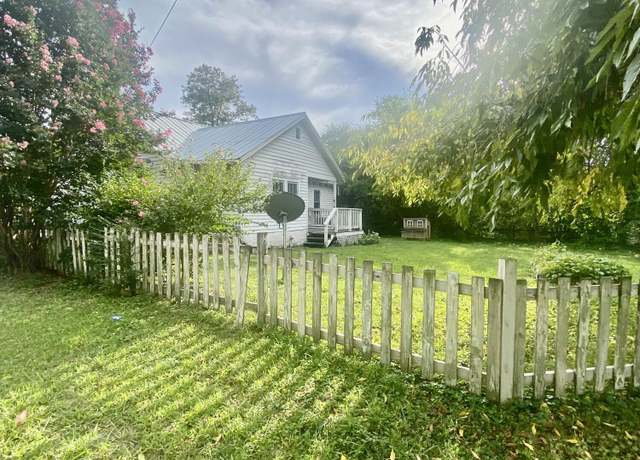 Property at 1825 Newman Town Rd, Sevierville, TN 37862, 3 beds, 1 bath