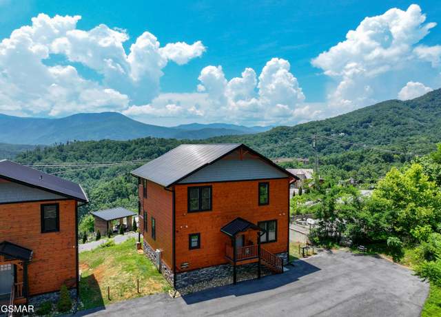 Property at 960 Cottage Gardens Way, Gatlinburg, TN 37738, 3 beds, 3.5 baths