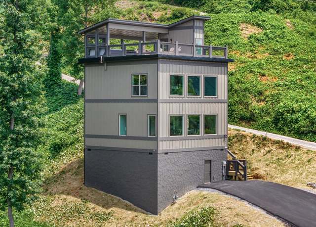 Property at 284 Laurel Oaks Way, Gatlinburg, TN 37738, 2 beds, 3 baths