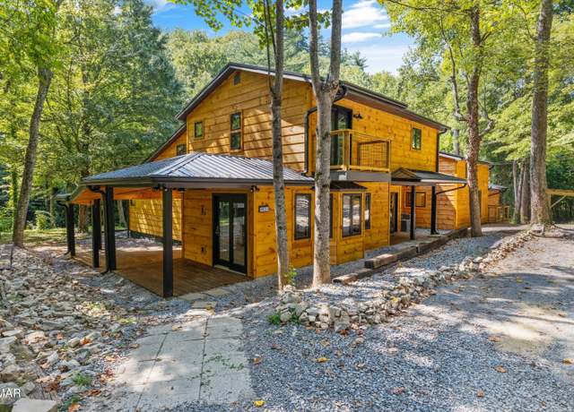 Property at 4031 Chamberlain Ln, Sevierville, TN 37862, 3 beds, 4 baths
