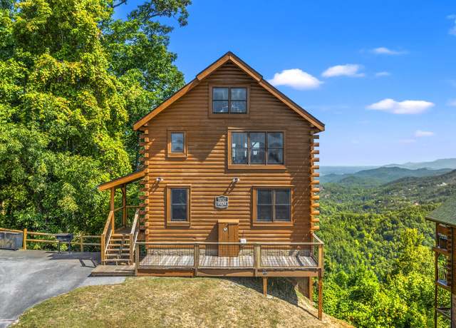 Property at 3131 Lakeview Lodge Dr, Sevierville, TN 37862, 3 beds, 3 baths