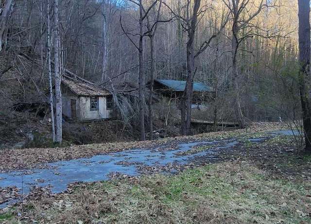Property at 4246 Birds Creek Road Rd, Sevierville, TN 37876, 3 beds, 1 bath