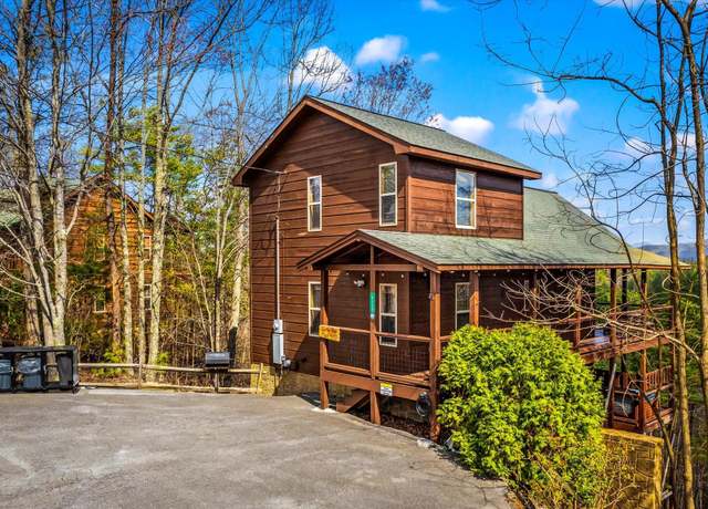 Property at 4172 Chamberlain Ln, Sevierville, TN 37862, 3 beds, 3.5 baths