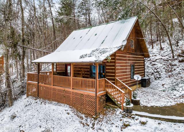 Property at 1723 Rose Pass, Sevierville, TN 37876, 1 bed, 1.5 baths