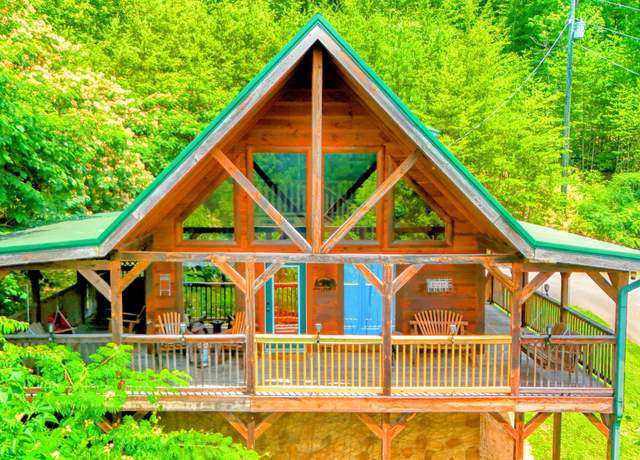 Property at 2010 Bird Ridge Rd, Sevierville, TN 37876, 2 beds, 2.5 baths
