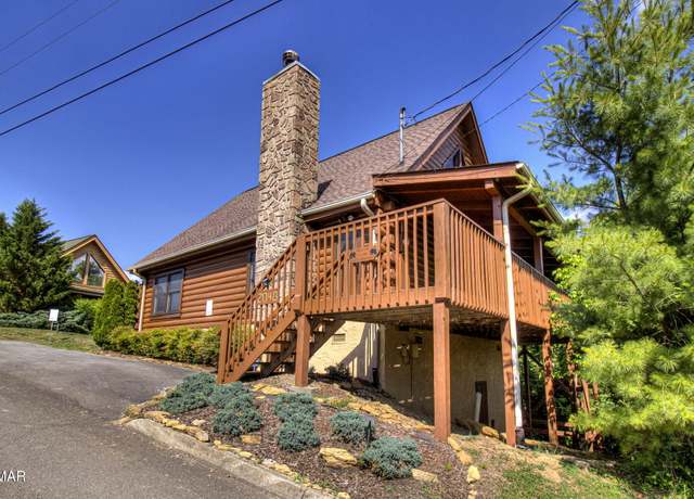 Property at 2048 Eagle Feather Dr, Sevierville, TN 37876, 2 beds, 2 baths