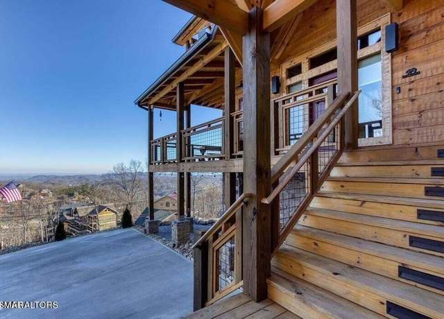 Property at 658 Wiley Oakley Dr, Gatlinburg, TN 37738, 3 beds, 4 baths