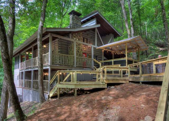 Property at 2157 Wears Valley Rd, Sevierville, TN 37862, 1 bed, 2 baths