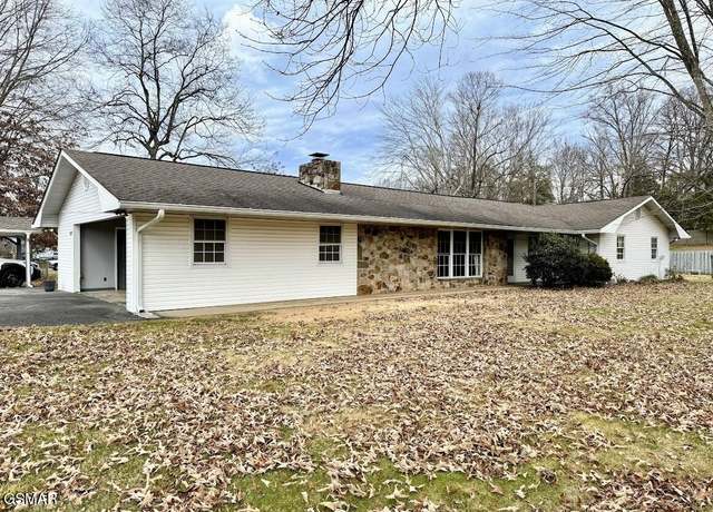 Property at 3309 Rena St, Pigeon Forge, TN 37863, 4 beds, 2 baths