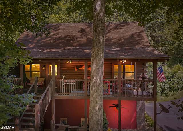 Property at 607 Eagles Blvd Way, Pigeon Forge, TN 37863, 5 beds, 5 baths