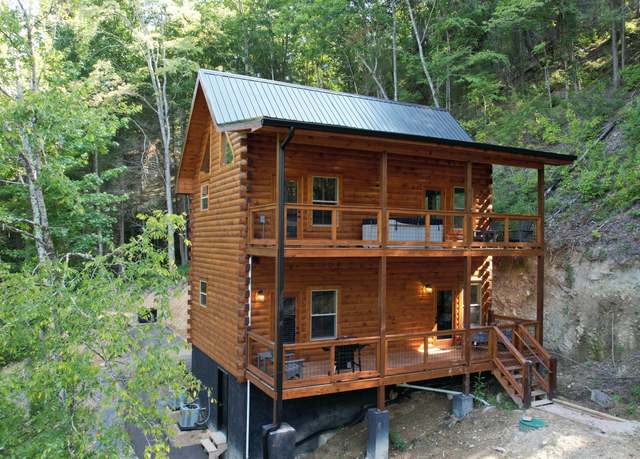 Property at 2382 Headrick Lead, Sevierville, TN 37862, 2 beds, 2 baths