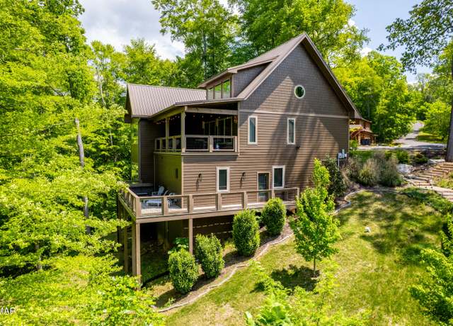 Property at 910 Saddle Creek Way, Sevierville, TN 37862, 4 beds, 4 baths