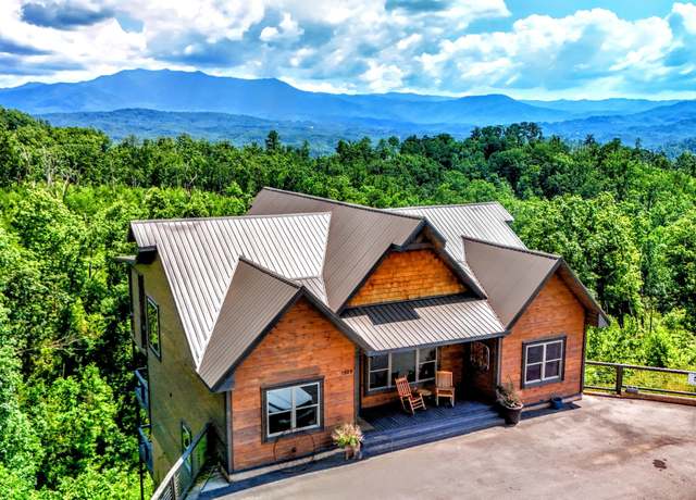 Property at 1529 Majestic Mountain Dr, Sevierville, TN 37876, 2 beds, 5 baths