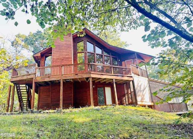 Property at 2255 Spence Mountain Loop, Sevierville, TN 37876, 3 beds, 3 baths
