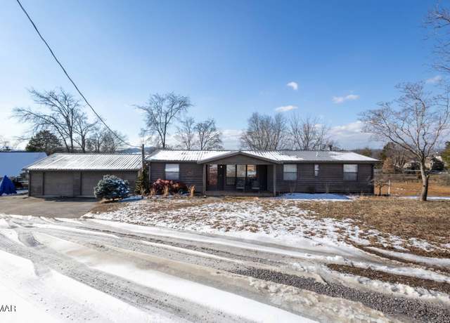 Property at 1369 Paradise Ln, Dandridge, TN 37725, 3 beds, 2 baths