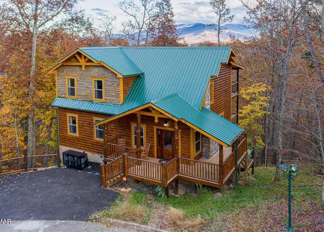 Property at 2037 Settlers Ridge Way, Gatlinburg, TN 37738, 4 beds, 4 baths