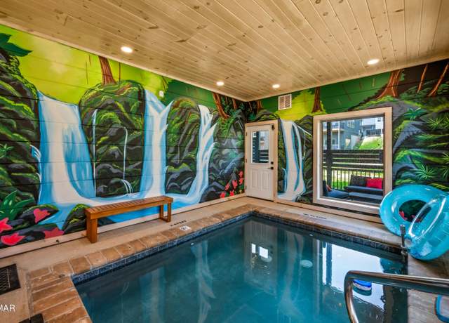 Property at 510 Warbonnet Way, Pigeon Forge, TN 37863, 3 beds, 4.5 baths