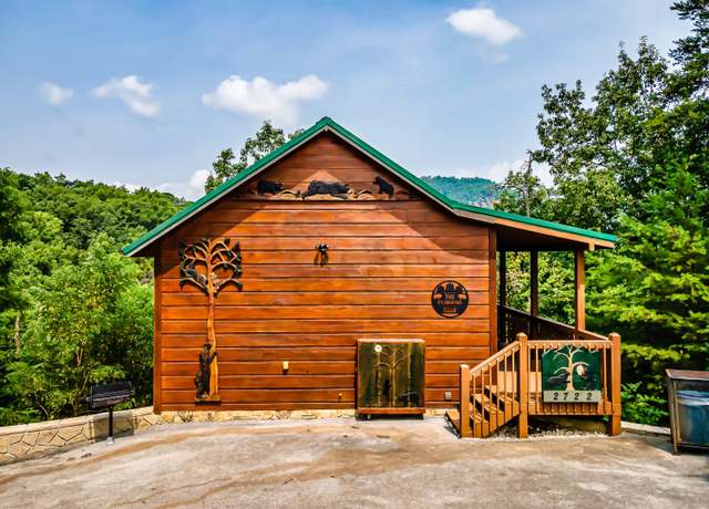 Property at 2722 Knights Ln Ln, Sevierville, TN 37862, 2 beds, 2 baths
