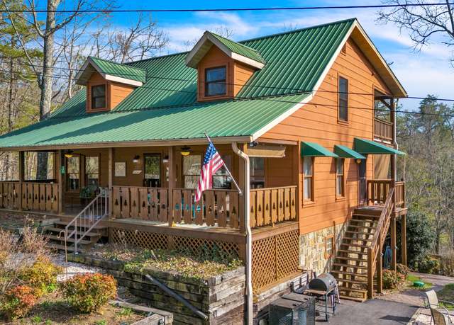 Property at 2007 Ridgecrest Loop Ln, Sevierville, TN 37876, 3 beds, 3 baths