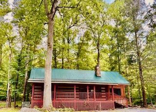 Property at 4438 E Scenic Dr, Gatlinburg, TN 37738, 4 beds, 2 baths