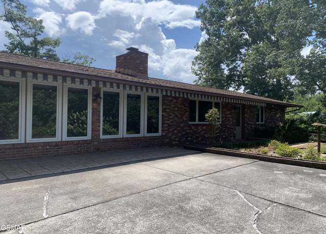 Property at 1710 Paulas Huskey Circle Cir, Sevierville, TN 37876, 3 beds, 1.5 baths