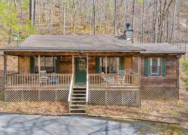 Property at 3229 Bear Mountain Ln, Pigeon Forge, TN 37876, 3 beds, 2 baths