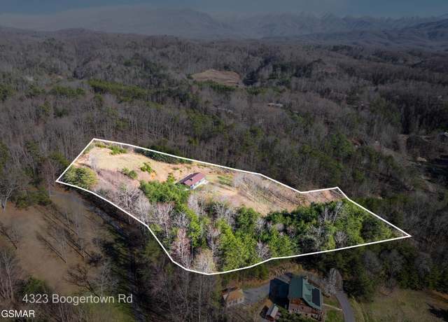 Property at 4323 Boogertown Rd, Sevierville, TN 37876, 3 beds, 3 baths