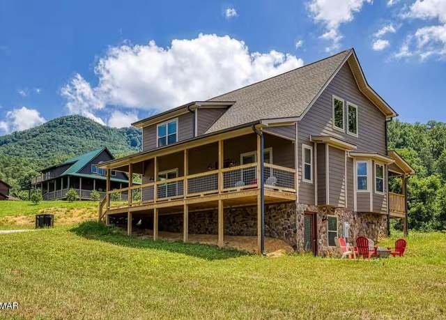 Property at 3136 Thomas Headrick Rd, Sevierville, TN 37862, 3 beds, 3 baths