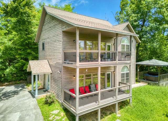 Property at 1024 Twin Oaks Rd, Gatlinburg, TN 37738, 2 beds, 2.5 baths