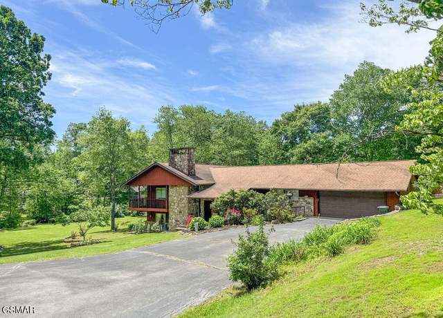 Property at 225 Hemlock Ct, Sevierville, TN 37862, 3 beds, 3 baths