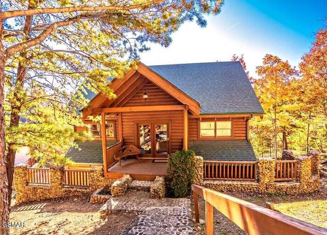 Property at 2738 Cats Paw Ln, Sevierville, TN 37862, 2 beds, 2.5 baths