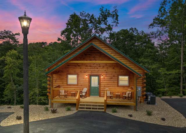 Property at 2939 Fiddlers Creek Way, Pigeon Forge, TN 37863, 2 beds, 2.5 baths