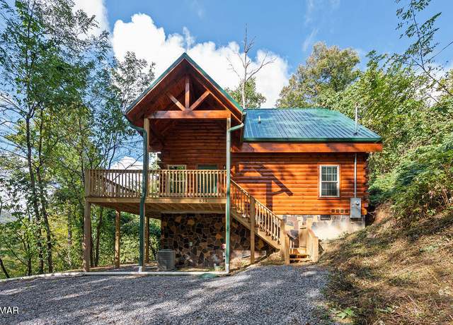 Property at 833 Park Dr, Gatlinburg, TN 37738, 2 beds, 2.5 baths