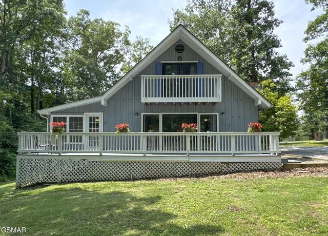Property at 915 Leisure Ln, Sevierville, TN 37876, 3 beds, 2 baths