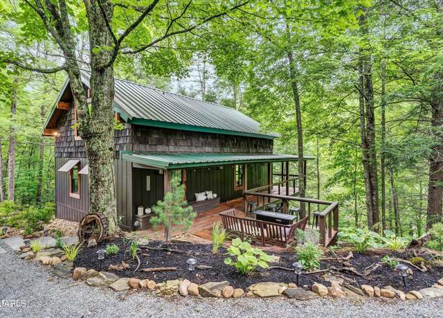 Property at 2379 Headrick Lead, Sevierville, TN 37862, 4 beds, 3 baths