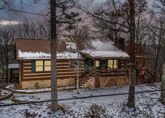 Property at 3013 Hatcher Top Rd, Sevierville, TN 37862, 2 beds, 3 baths