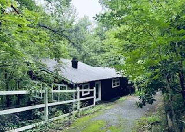 Property at 1137 Tanrac Trl, Gatlinburg, TN 37738, 4 beds, 3 baths