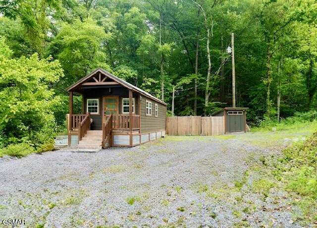 Property at 742 Hardin Ln, Sevierville, TN 37862, 1 bed, 1.5 baths