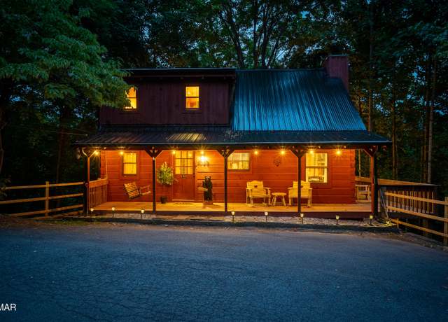 Property at 1022 View Dr, Sevierville, TN 37876, 2 beds, 3 baths