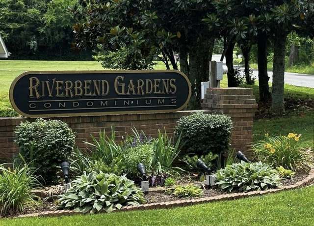 Property at 206 River Garden Ct, Sevierville, TN 37862, 2 beds, 2 baths
