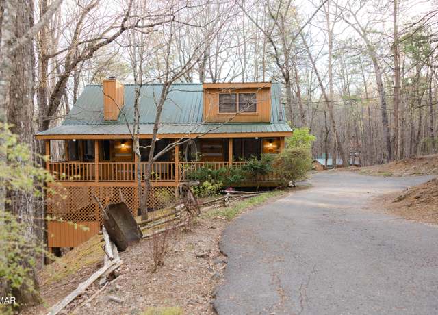 Property at 1655 S Mountain View Rd, Sevierville, TN 37876, 2 beds, 2.5 baths