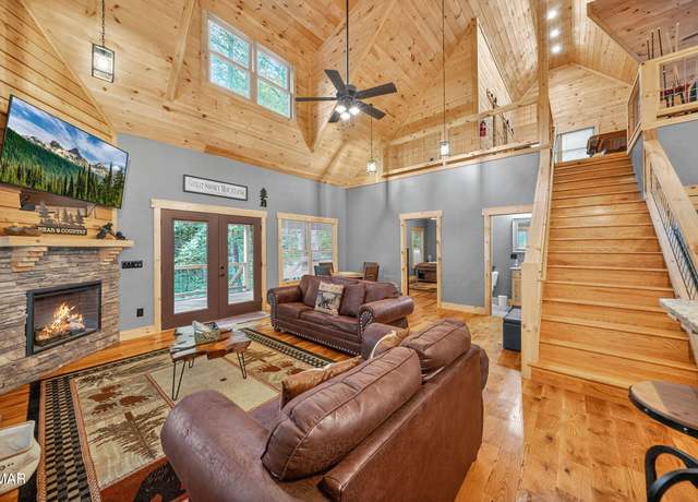Property at 2485-2489 Waldens Creek Rd, Sevierville, TN 37862, 4 beds, 5 baths